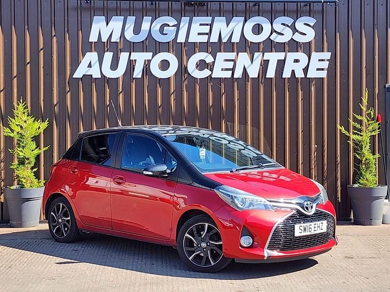 Red Used 2016 Toyota Yaris Design Hatchback | £8,795 (Fair price) - Image 1/4