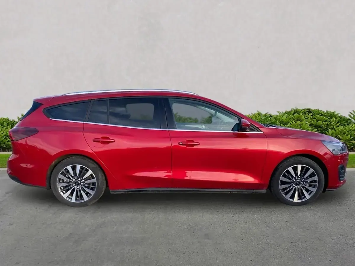 Usado Ford Focus Titanium X 155 HP (114 kW) 2024 Vermelho Carrinha