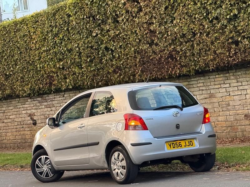 Used Toyota Yaris T3 67 HP (49 kW) 2006 Silver Hatchback