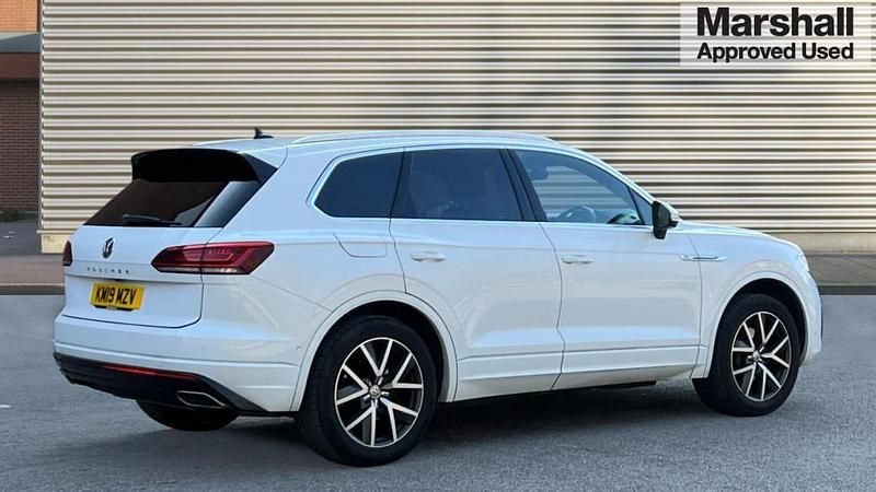 Używany VW Touareg R-line 286 KM (210 kW) 2019 Biały SUV