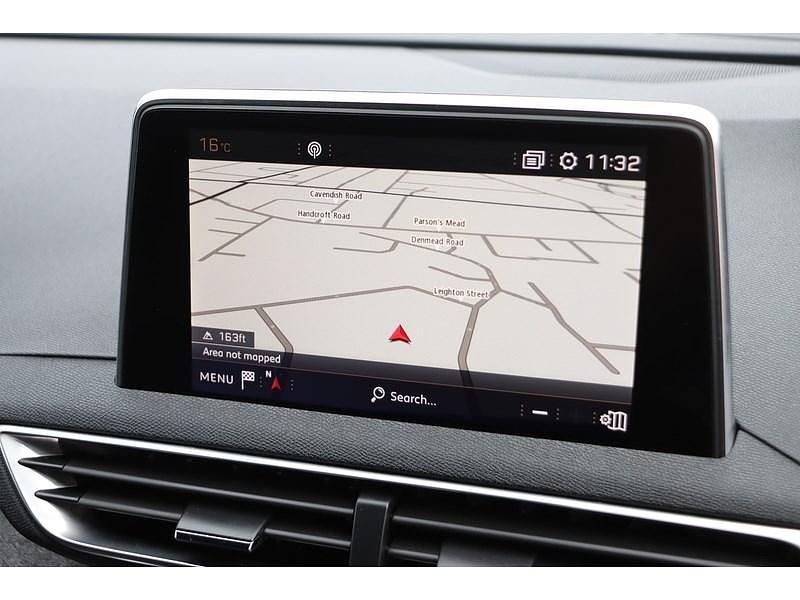 Used Peugeot 3008 GT-line 130 HP (95 kW) 2017 White SUV