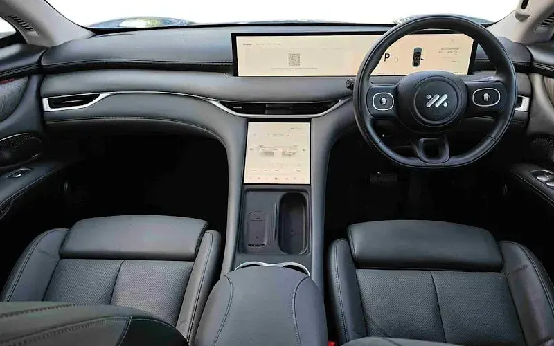 New MG IM6 553 kW (752 HP) 2025 Blue SUV