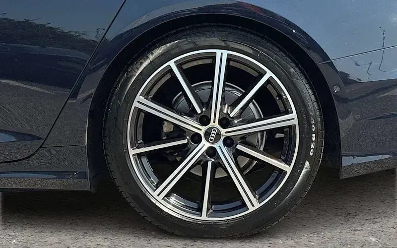 Used Audi A6 Black Edition 204 HP (150 kW) 2023 Blue Estate