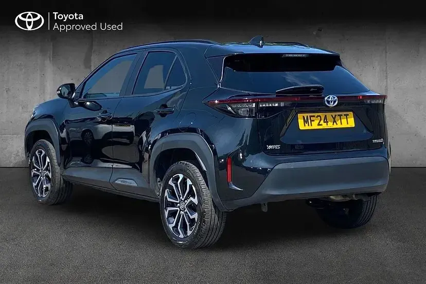 Used Toyota Yaris Cross Design 116 HP (85 kW) 2024 Black SUV