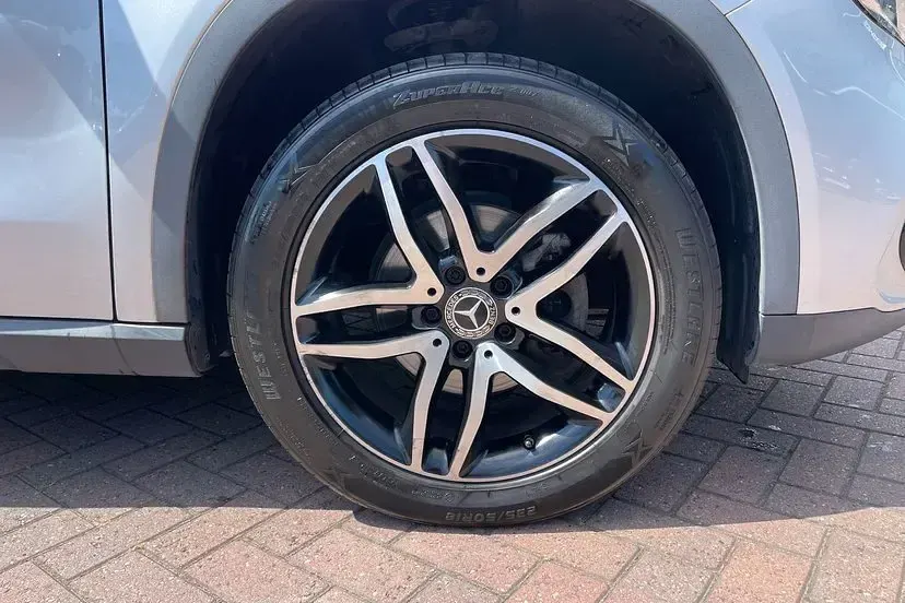 Used Mercedes GLA180 Urban 120 HP (88 kW) 2019 Silver SUV