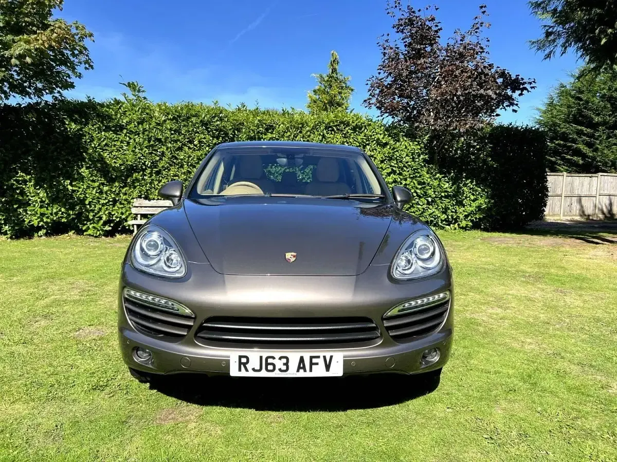 Used Porsche Cayenne 245 HP (180 kW) 2013 Brown SUV