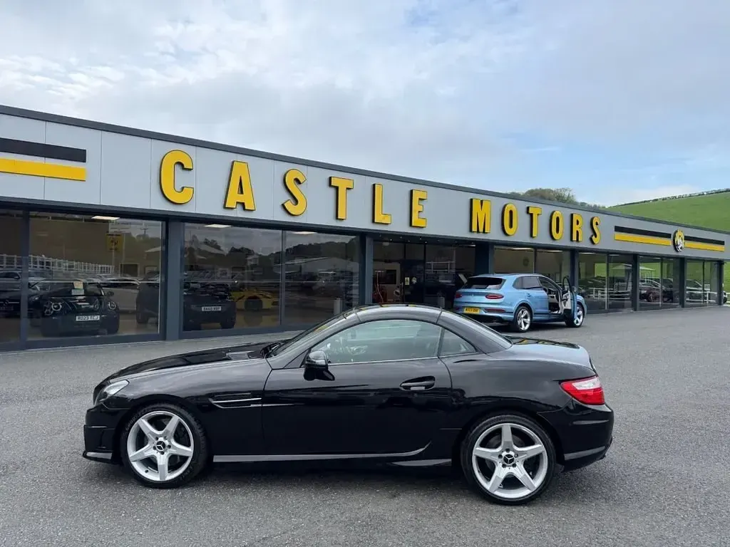 Begagnad Mercedes SLK250 AMG 204 HK (150 kW) 2012 Svart Cab