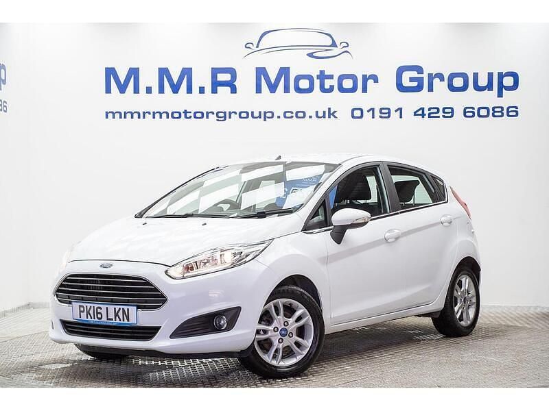 Used Ford Fiesta Zetec 2016 White Hatchback