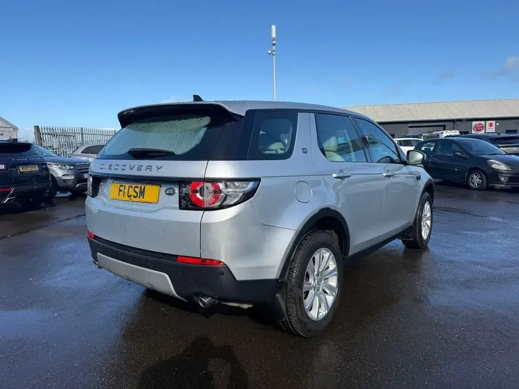 Used Land Rover Discovery 4 SE 180 HP (132 kW) 2015 Silver SUV