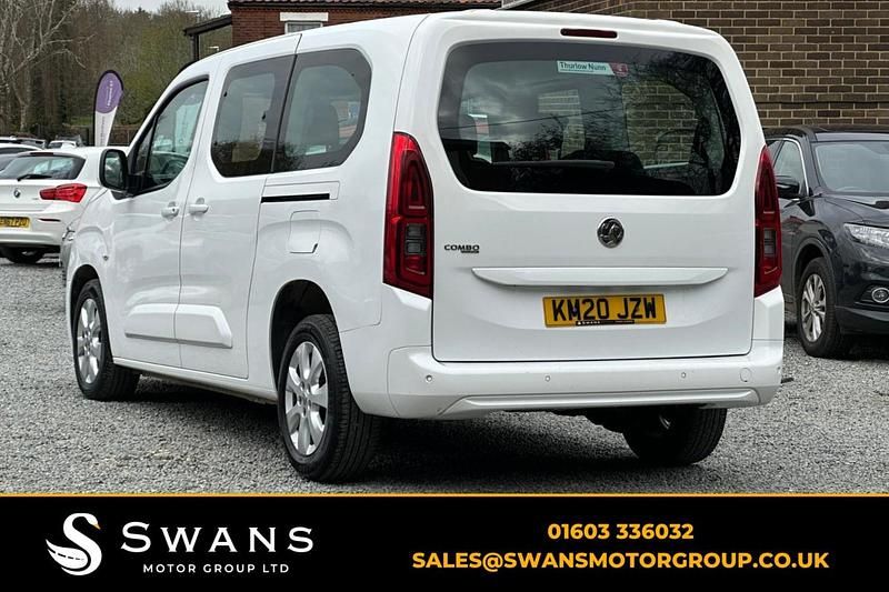 Second-hand Vauxhall Combo S 100 CP (73 kW) 2020 Alb Monovolum