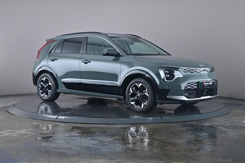 Green Used 2023 Kia e-Niro 4 SUV | £23,990 (Expensive) - Image 1/4