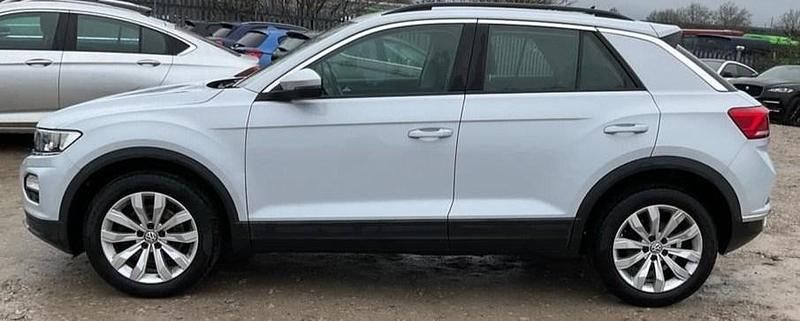 Used VW T-Roc SE 115 HP (84 kW) 2018 White silver SUV
