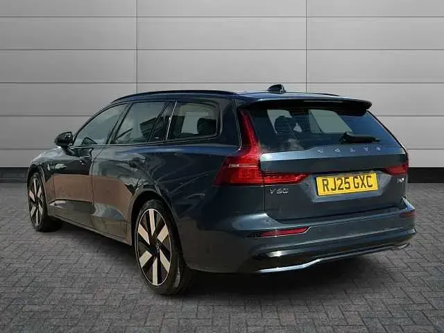 Used Volvo V60 Plus 345 HP (253 kW) 2025 Estate