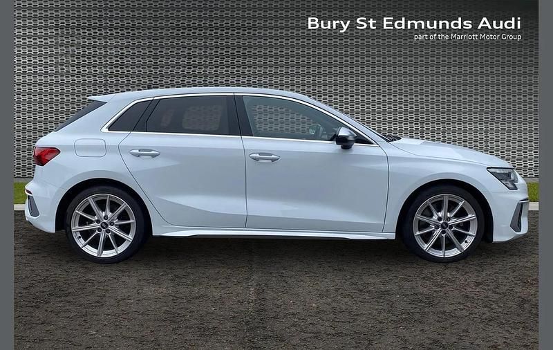 Used Audi S3 Sportback Comfort 306 HP (225 kW) 2022 White Hatchback