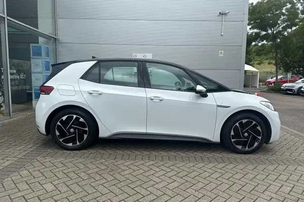 Used VW ID.3 Pro Performance 150 kW (204 HP) 2022 White Hatchback
