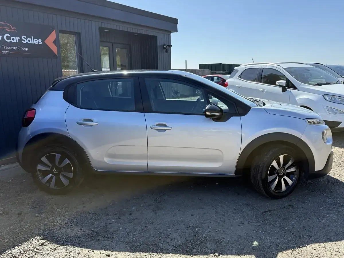 Used Citroën C3 Feel 68 HP (50 kW) 2018 Silver Hatchback