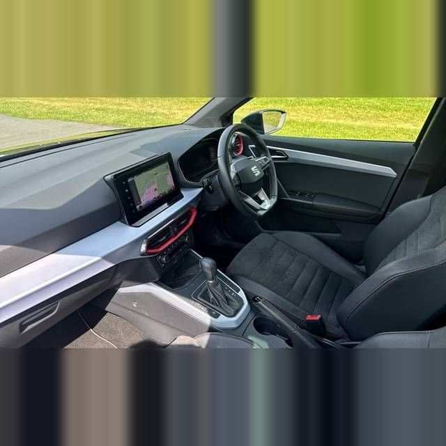 Image 2/4
