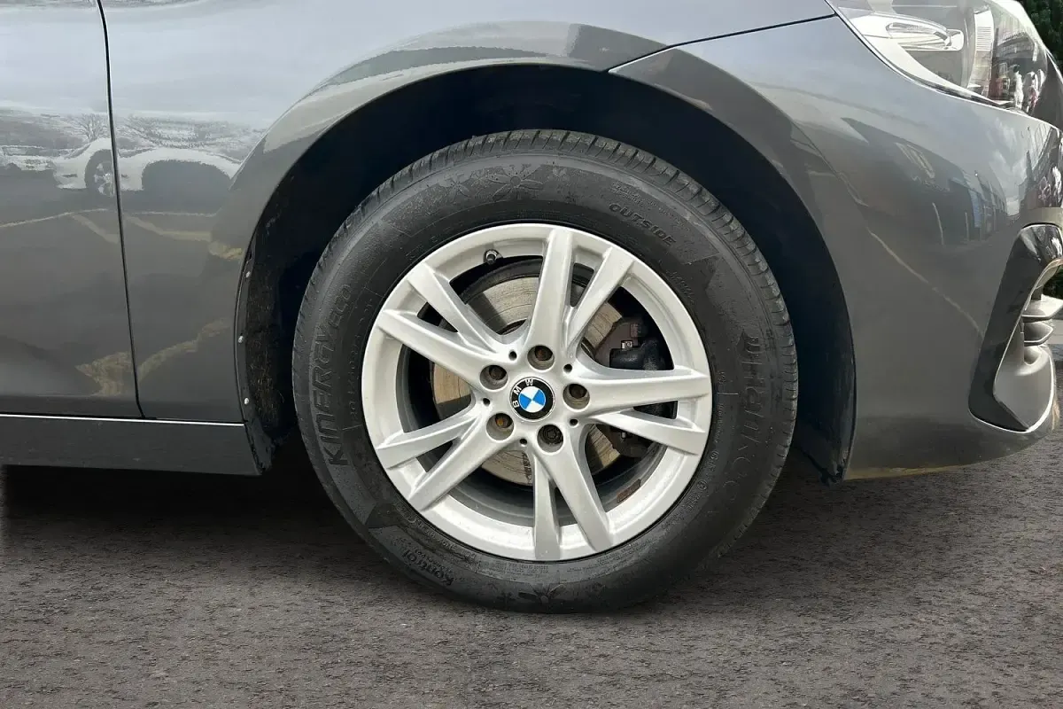 Usado BMW M140 Comfort Edition 140 CV (102 kW) 2019 Gris Utilitario