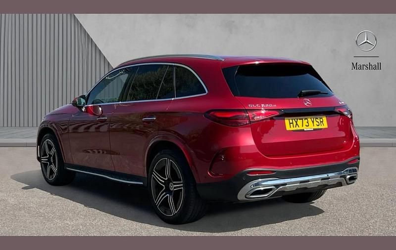 Second-hand Mercedes GLC220 AMG Line Premium 197 CP (144 kW) 2023 Roșu SUV