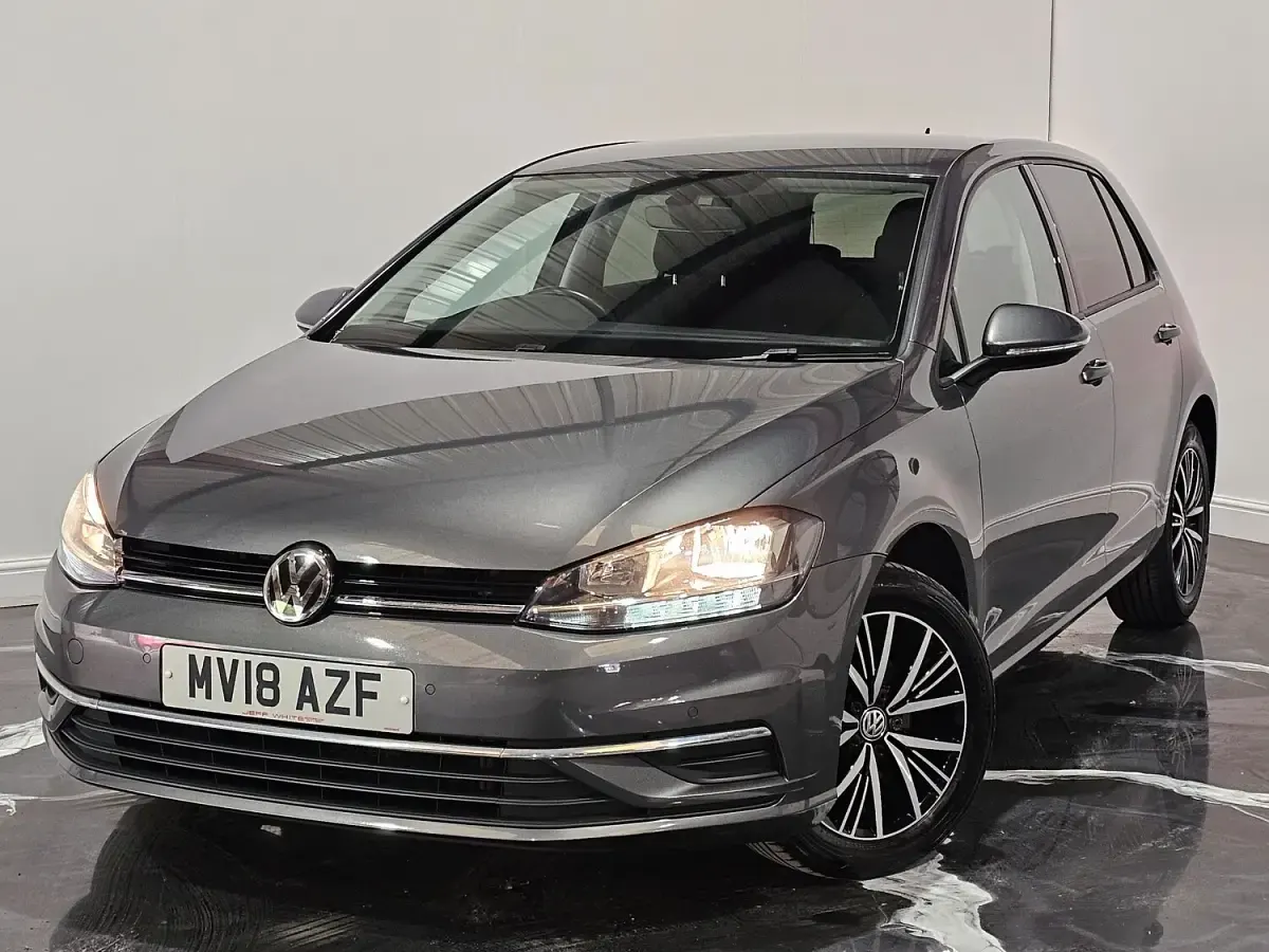 Used VW Golf VII SE 125 HP (91 kW) 2018 Grey Hatchback