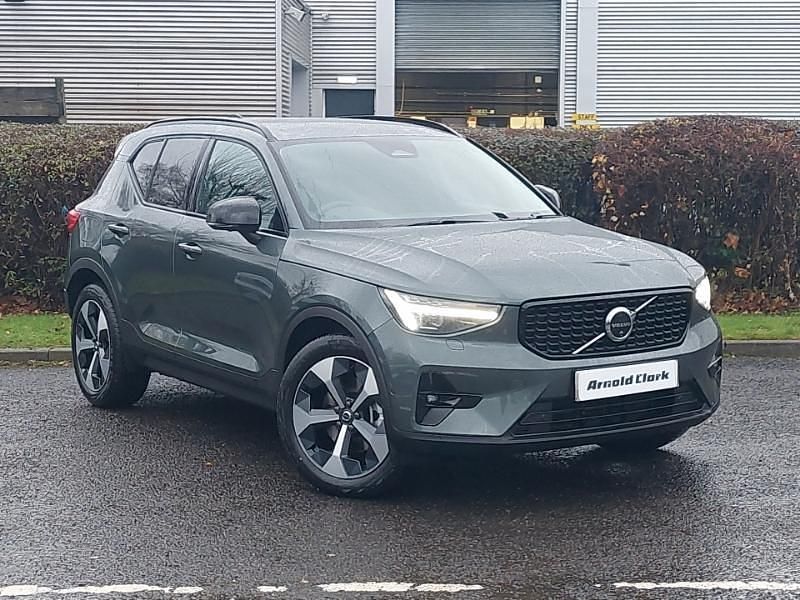 New Volvo XC40 Plus 163 HP (119 kW) 2025 Green SUV