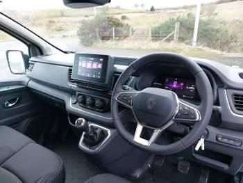 New Renault Trafic 2025 White MPV