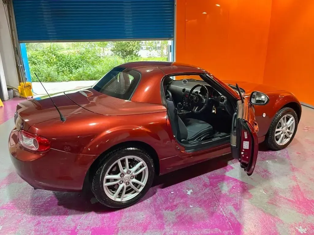 Usado Mazda MX5 161 HP (118 kW) 2009 Vermelho Cabrios