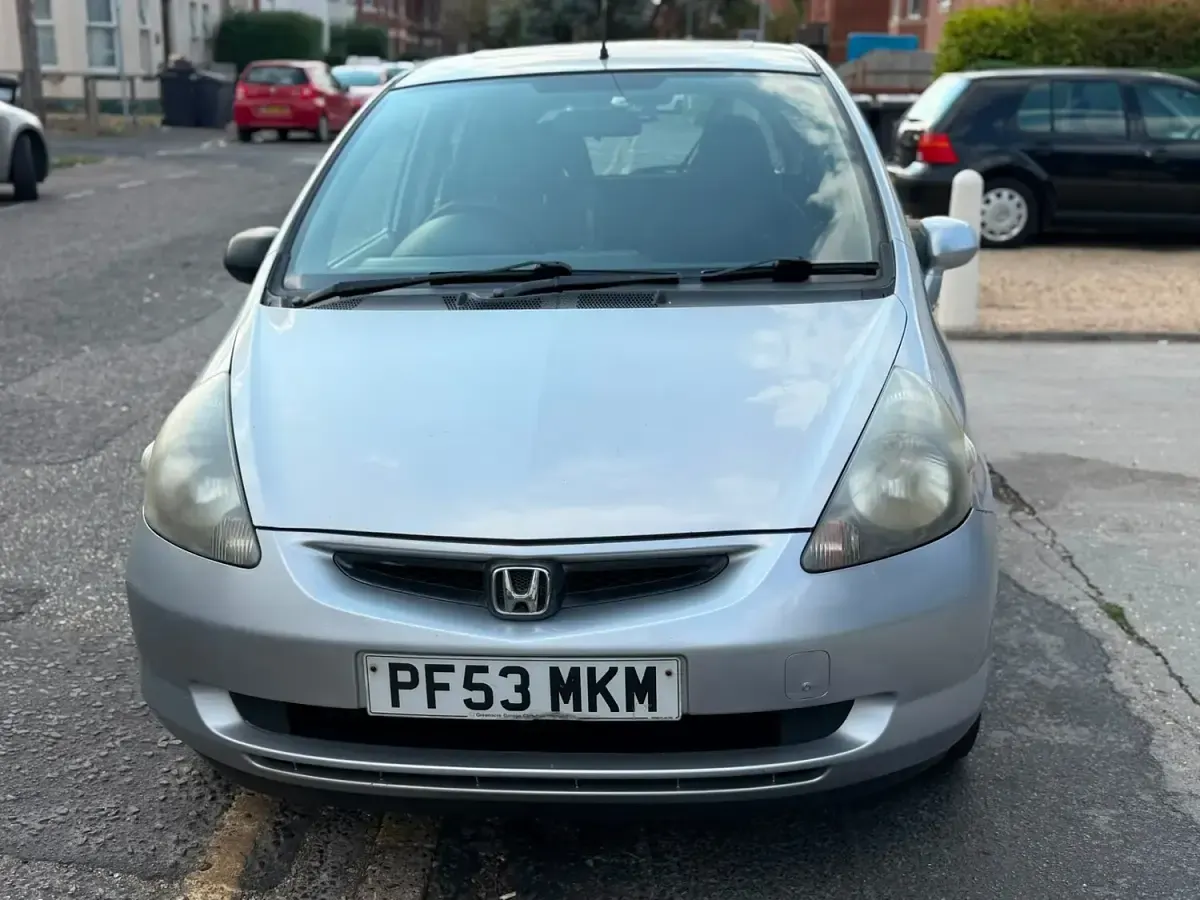 Used Honda Jazz SE 83 HP (61 kW) 2004 Silver Hatchback