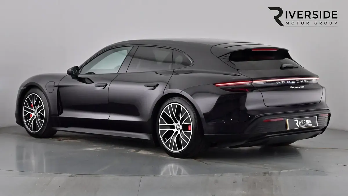 Used Porsche Taycan Performance Package 419 kW (571 HP) 2022 Jet black Estate