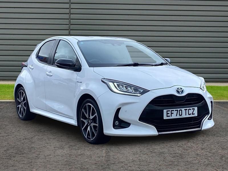 Used Toyota Yaris 116 HP (85 kW) 2021 White Hatchback