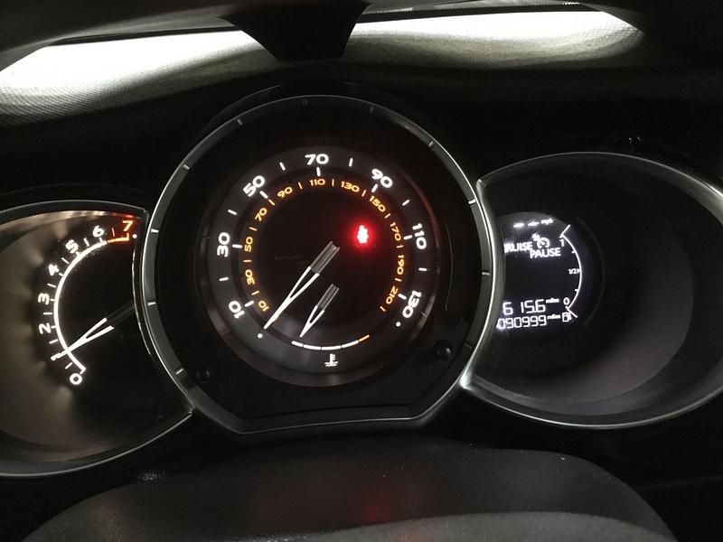 Used Citroën DS3 2013 White Hatchback