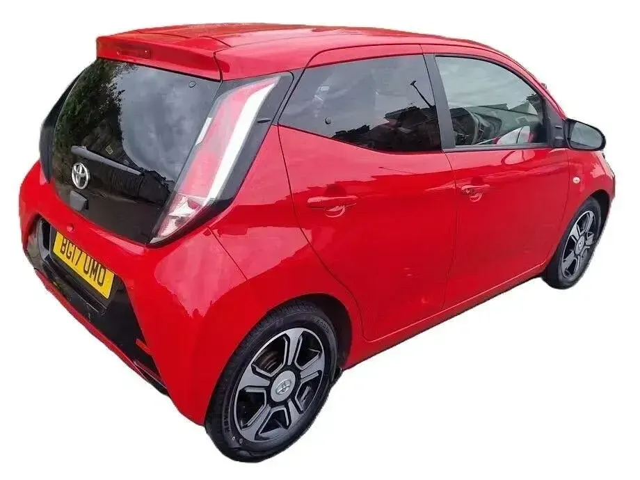 Gebraucht Toyota Aygo X-clusiv 68 PS (50 kW) 2017 Rot Kleinwagen