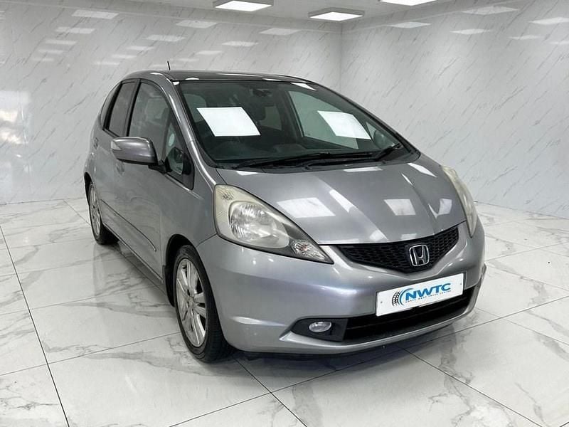 Used Honda Jazz EX 100 HP (73 kW) 2010 Silver Hatchback