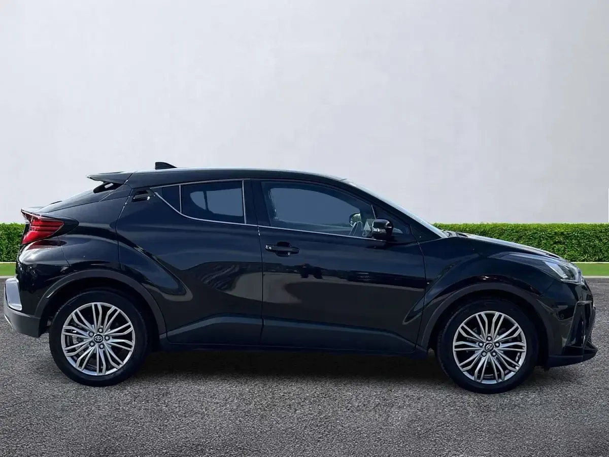 Used Toyota C-HR 122 HP (89 kW) 2022 Black SUV
