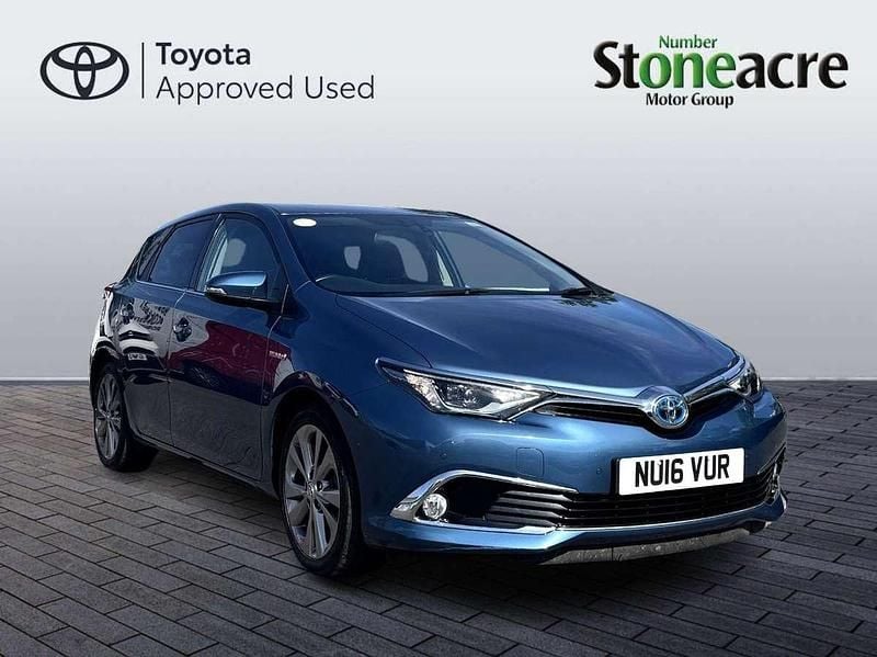 Blue Used 2016 Toyota Auris Hybrid Hatchback | £12,500 (Fair price) - Image 1/4
