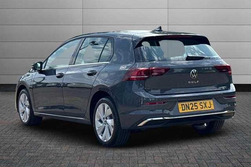 Used VW Golf VIII 200 HP (147 kW) 2025