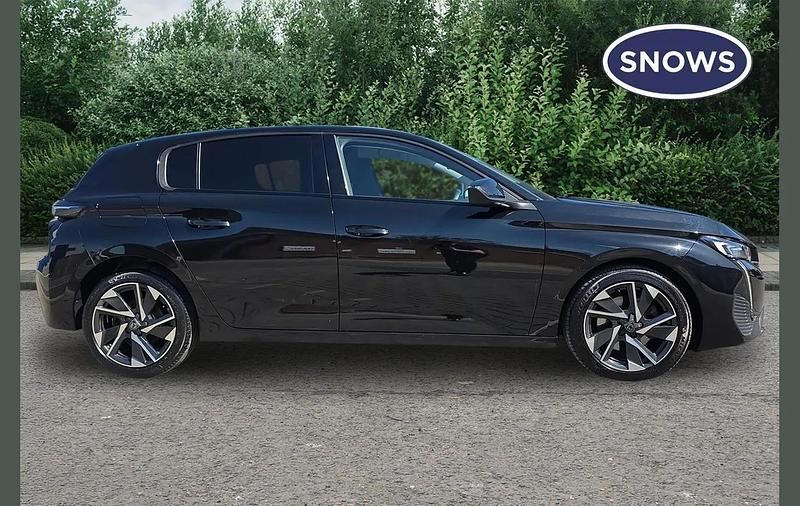 Used Peugeot 308 Allure Premium 131 HP (96 kW) 2023 Nera black Hatchback