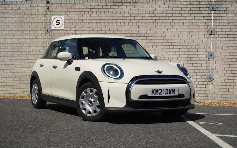 Used 2022 Mini ONE Classic Hatchback | £14,490 (Good price) - Image 1/2