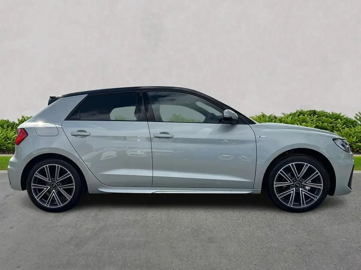 Used Audi A1 S-Line 94 HP (69 kW) 2026 Silver SUV