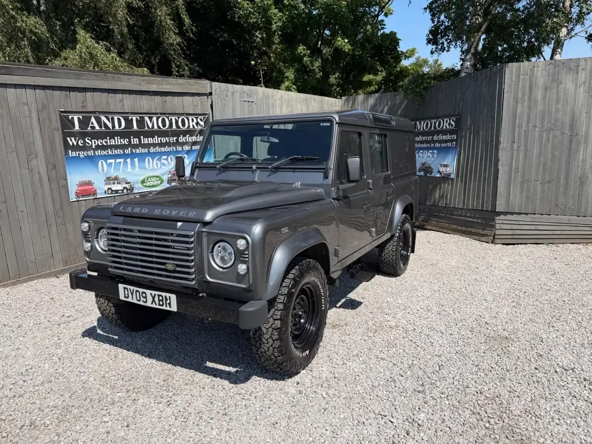 Used Land Rover Defender 122 HP (89 kW) 2009 Grey Estate