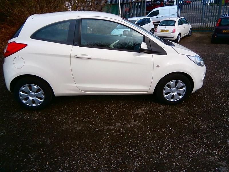 Używany Ford Ka S 69 KM (50 kW) 2012 Biały Hatchback