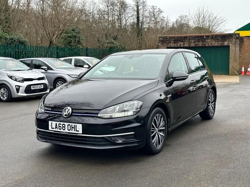 Used VW Golf VII SE 130 HP (95 kW) 2019 Black Hatchback