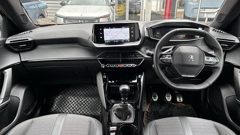 Used Peugeot 2008 Allure+ 129 HP (94 kW) 2023 Orange SUV