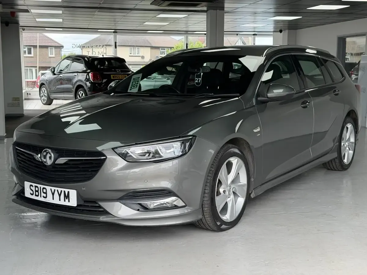 Used Vauxhall Insignia SRi 170 HP (125 kW) 2019 Grey Hatchback