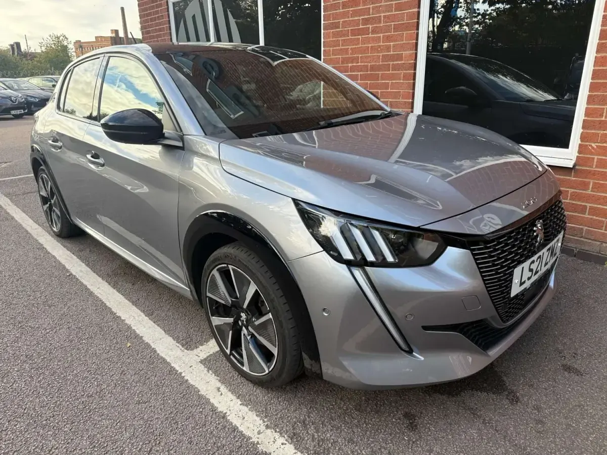 Second-hand Peugeot e-208 Premium 100 kW (136 CP) 2021 Gri Hatchback