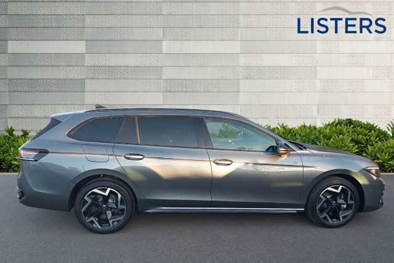 Used VW Passat R-line 272 HP (200 kW) 2025 Estate