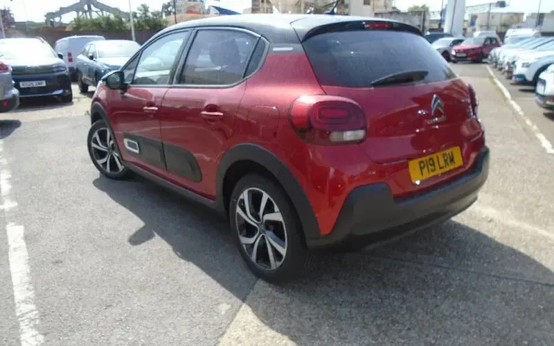 Used Citroën C3 PureTech 83 HP (61 kW) 2022 Red Hatchback