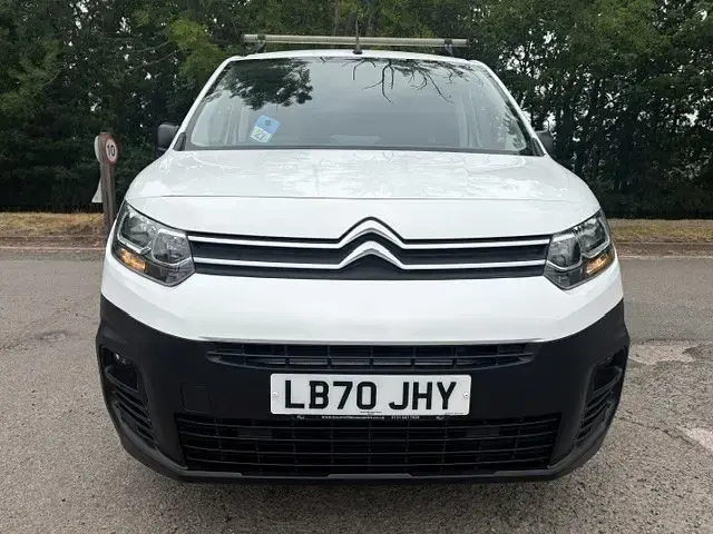 Used Citroën Berlingo 100 HP (73 kW) 2020 White MPV