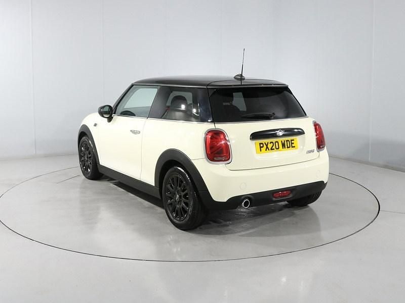 Used Mini Cooper Classic 134 HP (98 kW) 2020 White Hatchback