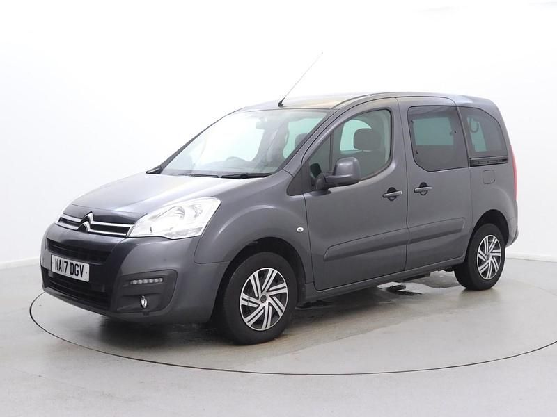 Used Citroën Berlingo Feel 100 HP (73 kW) 2017 Grey MPV